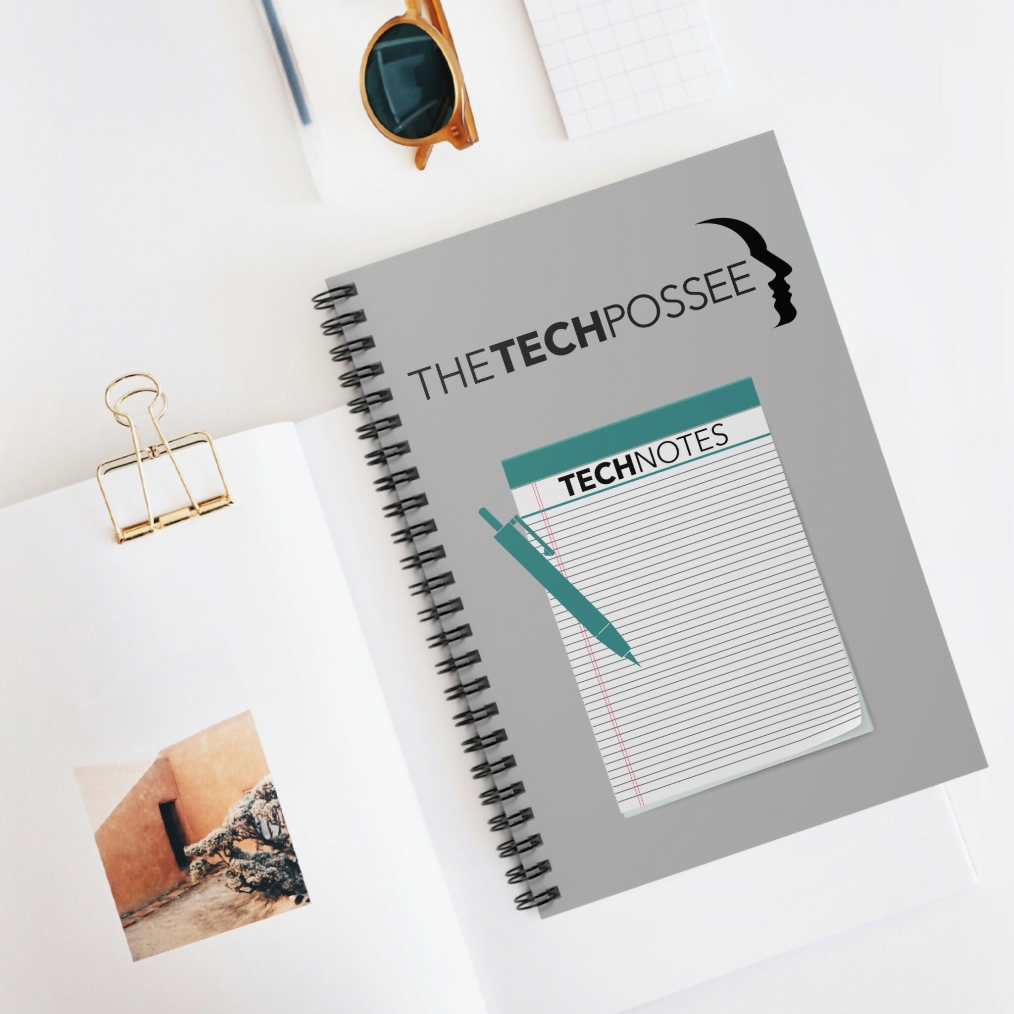 Customizable spiral notebook